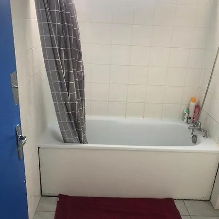 A 20 Minutes De Paris *