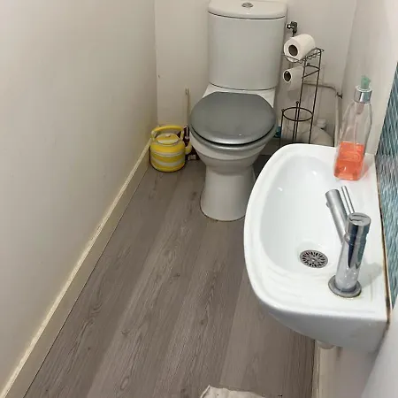 A 20 Minutes De Paris Homestay *